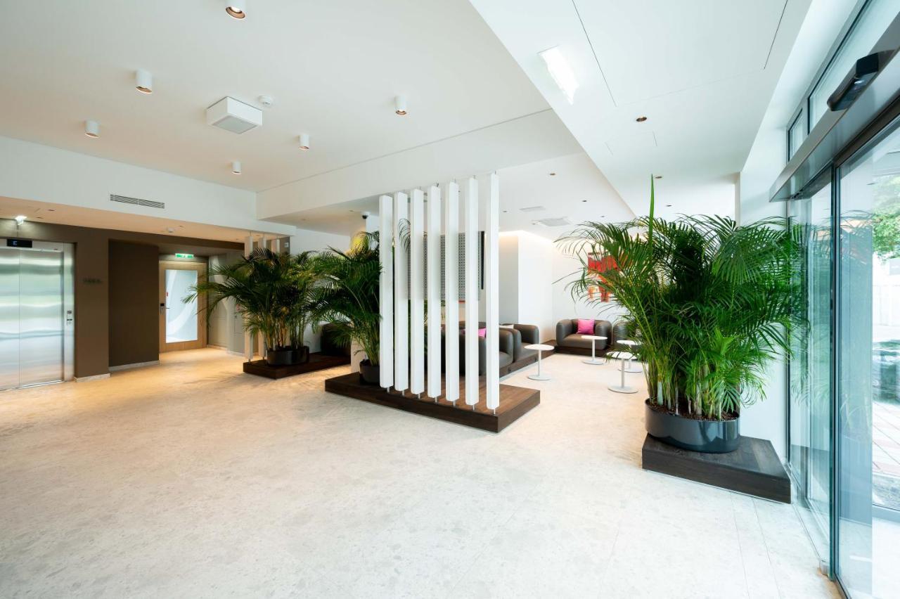 Hotel Le Parc Βίνερ Νόιστατ Εξωτερικό φωτογραφία