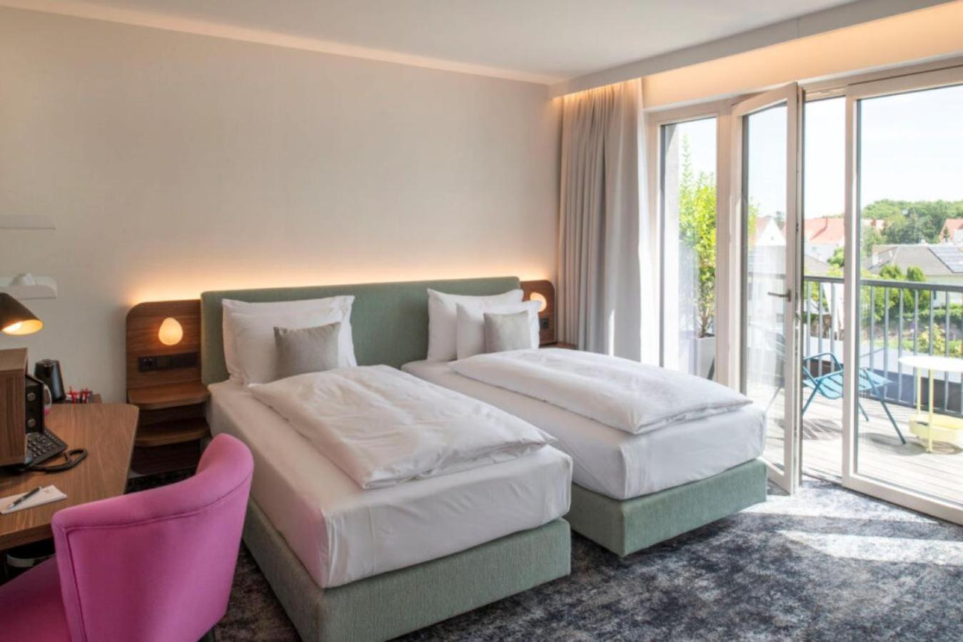Hotel Le Parc Βίνερ Νόιστατ Εξωτερικό φωτογραφία